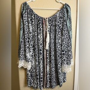 Peter Nygard Black and White Floral Top